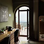 Chateau Fasel فندق تيرانا
