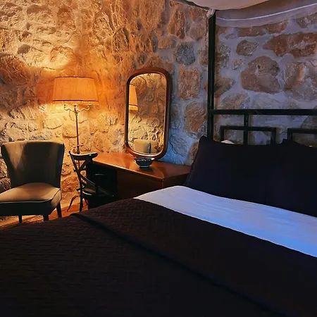 Chateau Fasel Otel Tiran