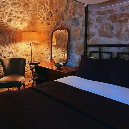 Chateau Fasel Otel Tiran