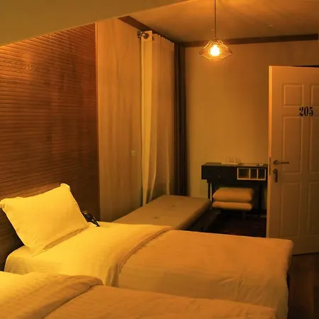 Chateau Fasel 4* טיראנה