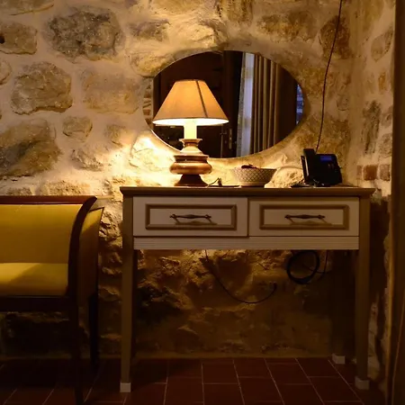 Chateau Fasel טיראנה