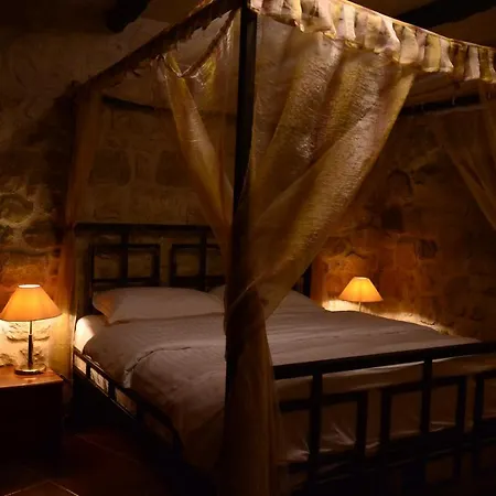 Otel Chateau Fasel Tiran